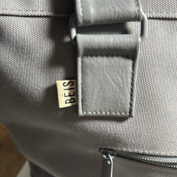 Beis Mini Convertible Weekender - Picture 5 of 6